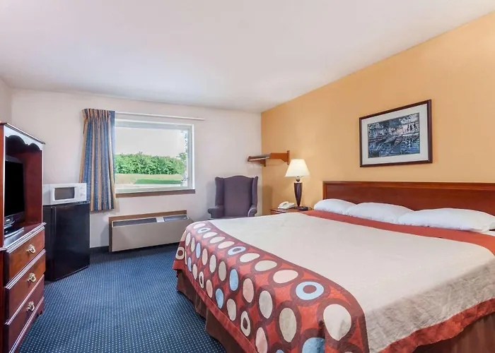 Super 8 By Wyndham Lexington Hamburg Area