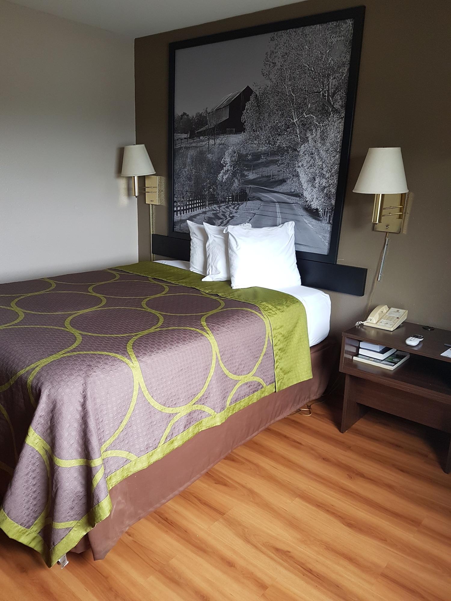 Super 8 By Wyndham Hamburg Area Lexington