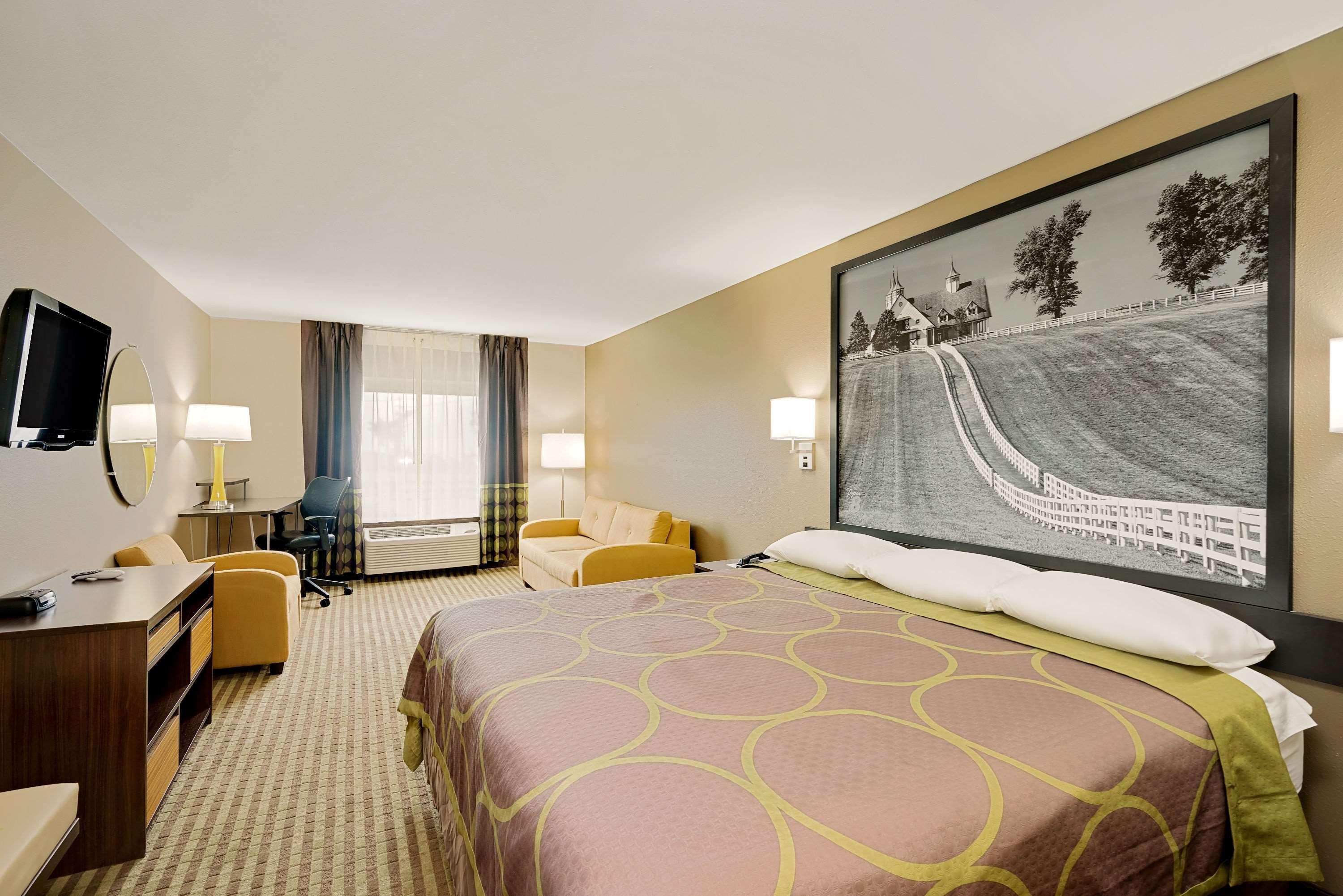 Super 8 By Wyndham Hamburg Area Hotel