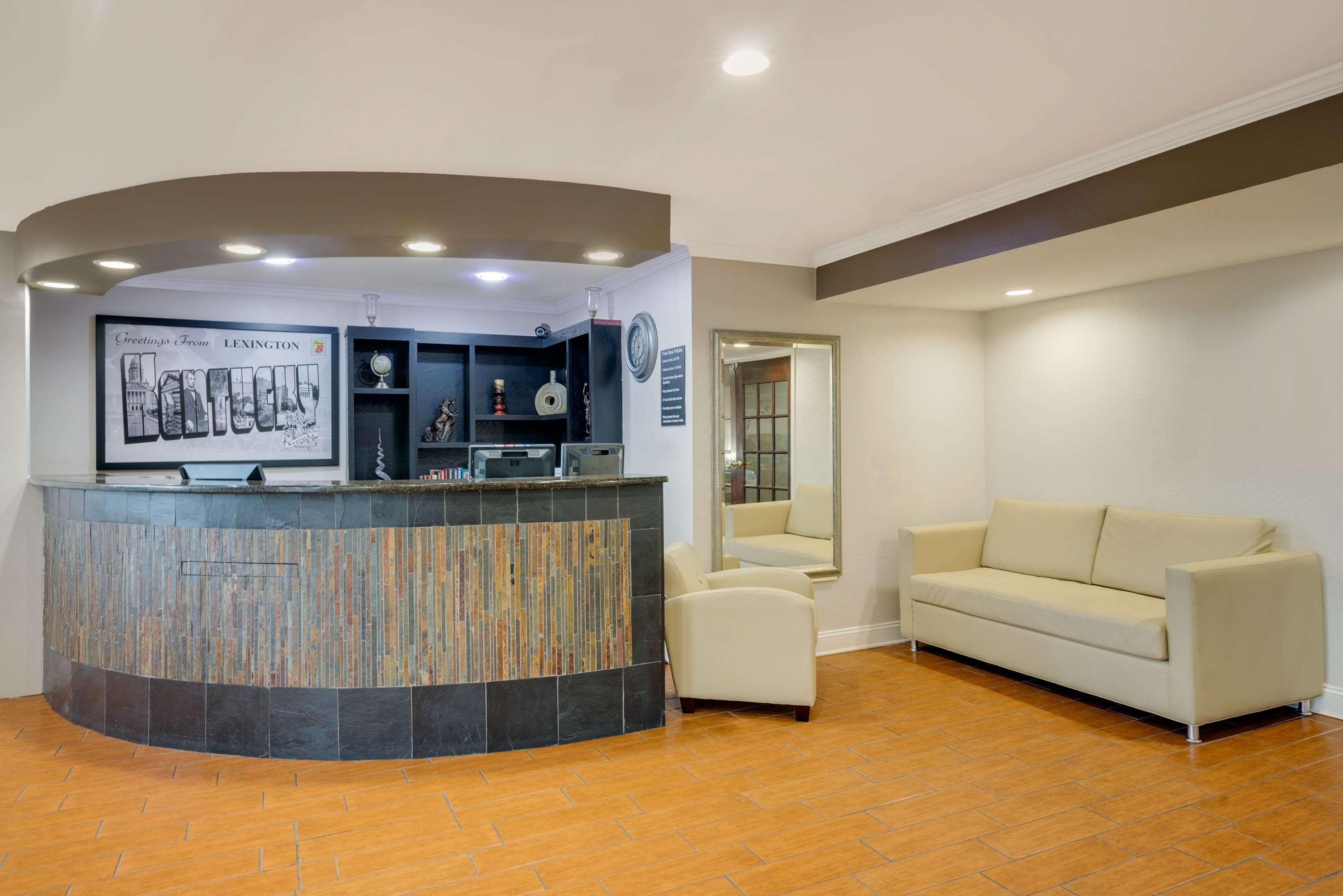 Hotel Super 8 By Wyndham Hamburg Area Lexington