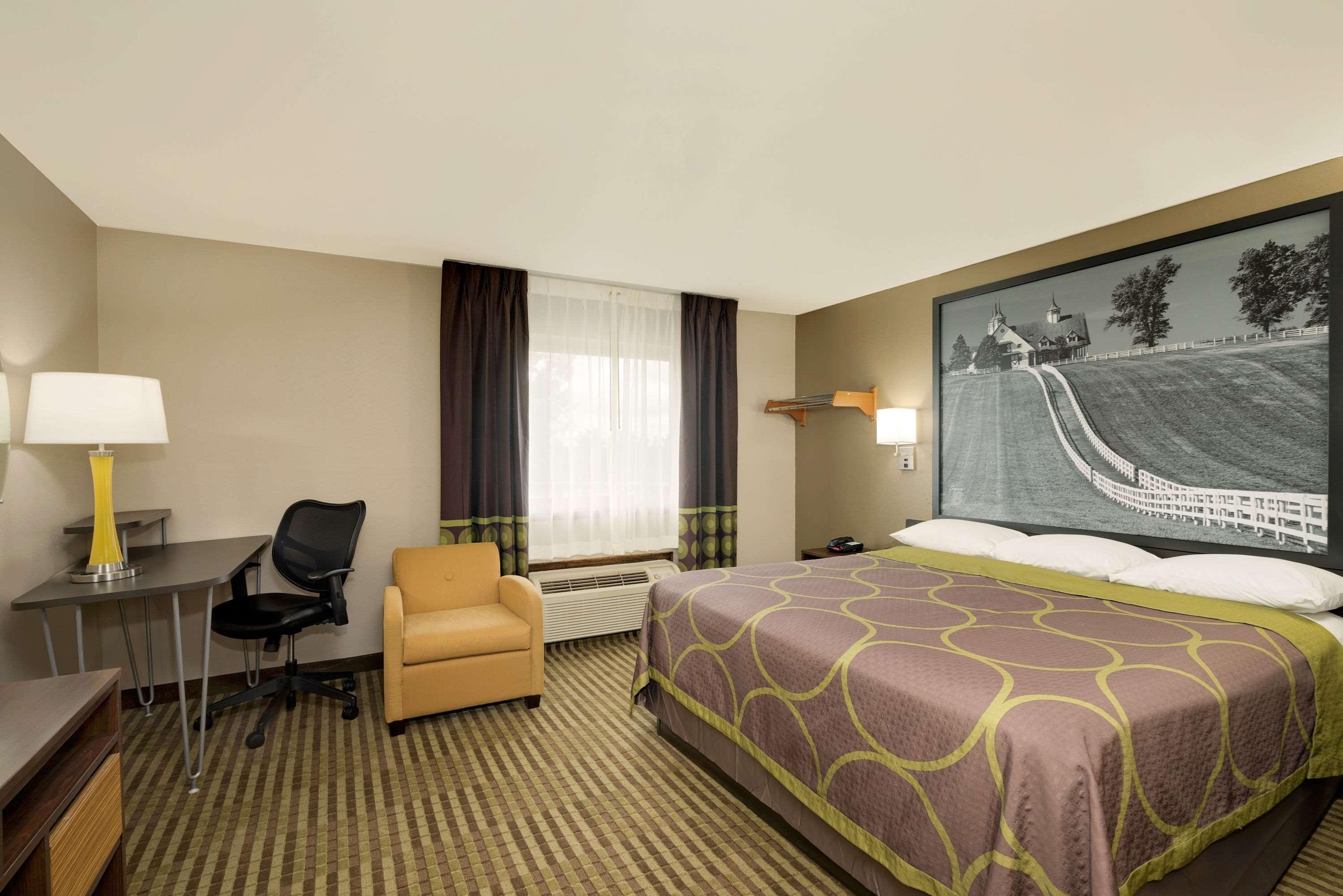 Hotel Super 8 By Wyndham Hamburg Area Lexington