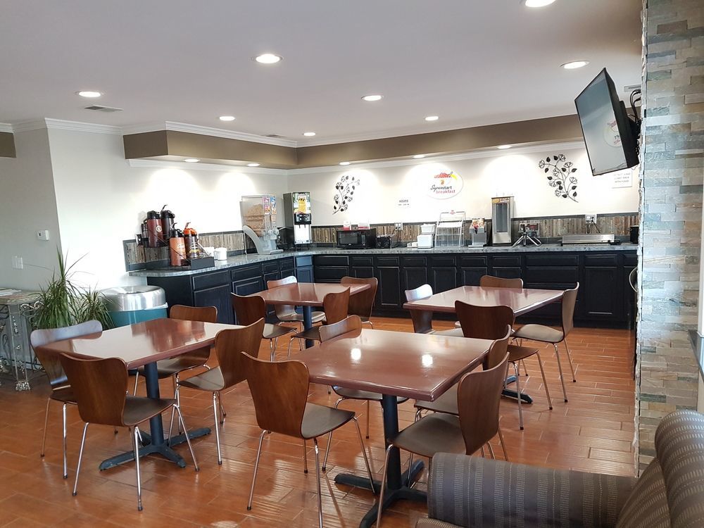 Super 8 By Wyndham Hamburg Area * Lexington