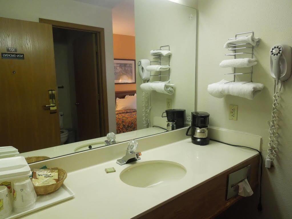 Super 8 By Wyndham Hamburg Area * Lexington