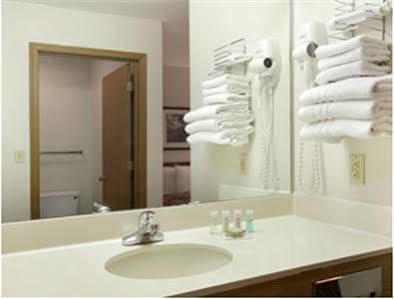 Super 8 By Wyndham Hamburg Area *