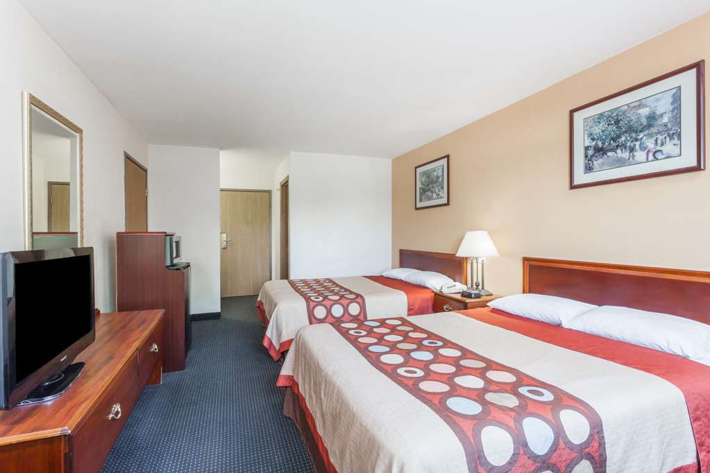 Super 8 By Wyndham Hamburg Area *