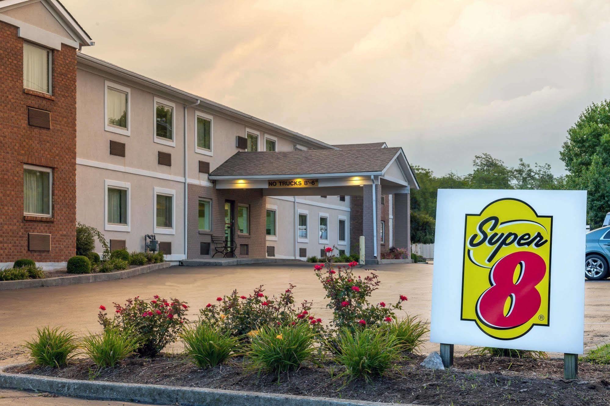 Super 8 By Wyndham Hamburg Area *