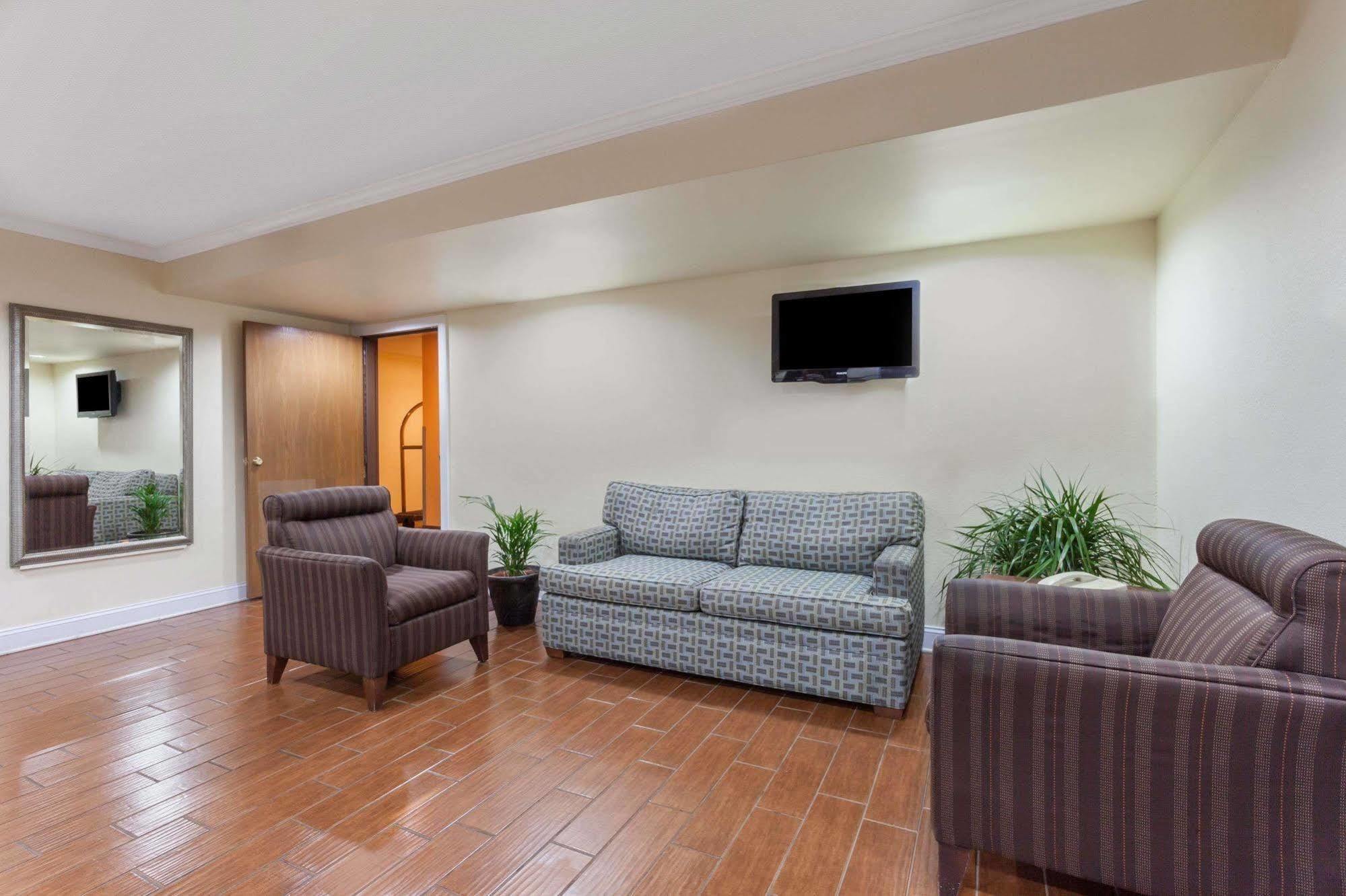 Super 8 By Wyndham Hamburg Area Hotel Lexington